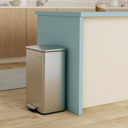 SONGMICS Kitchen Trash Can, 10.5 Gallon (40 L) Garbage Can, Large Step Trash Bin with Lid, Stainless Steel, Soft Close, 15 Trash Bags Included, Silver ULTB540E40